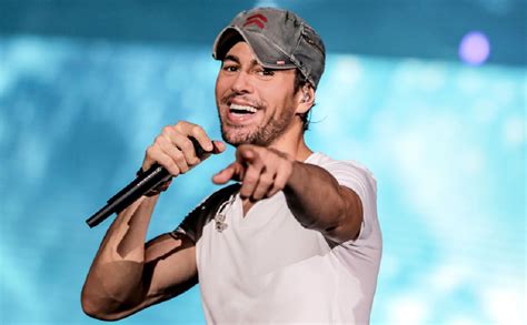  Cơn Bão Enrique Iglesias: ChàngLatin Lover Đốn Tim Fan Việt Nam!