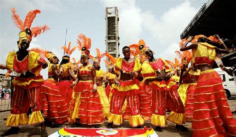  Lọrdìì's Lagos Carnival - A Celebration of Afrobeat and Controversy!